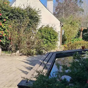 Hébergement de vacances Grande Maison Dans Le Bourg De + Jardin, Névez